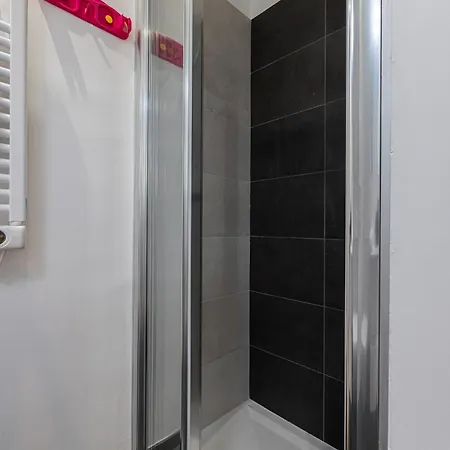 Apartamento Charming Center 104 *